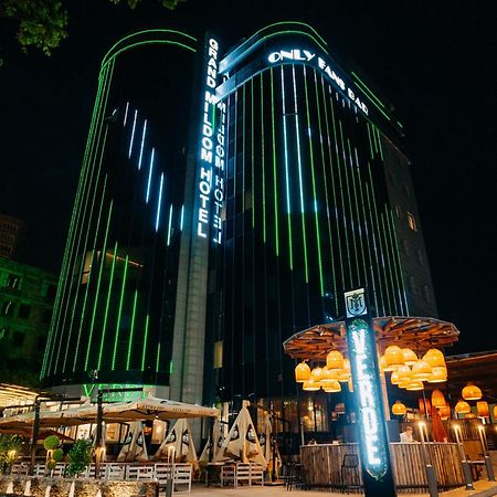 Grand Mildom Hotel Almaty Bagian luar foto