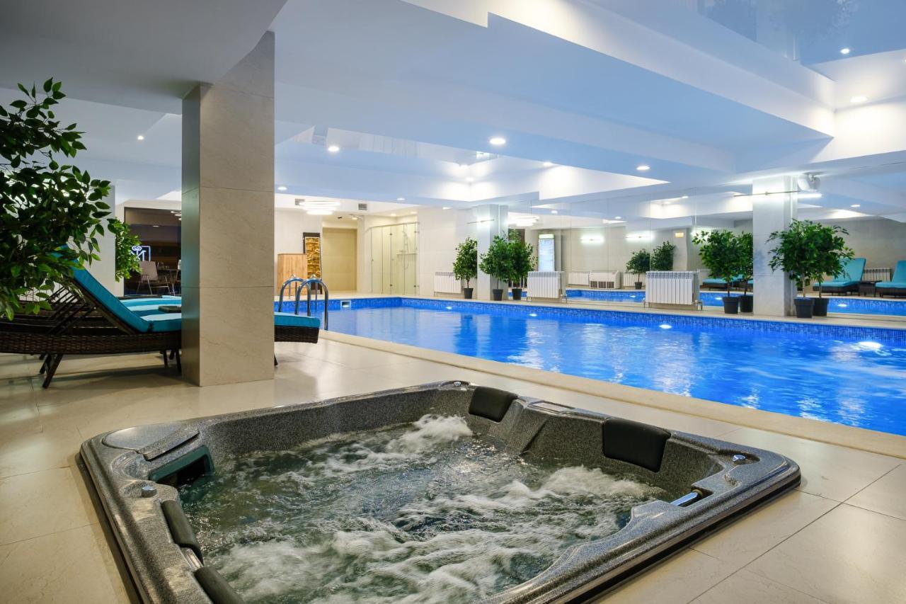 Grand Mildom Hotel Almaty Bagian luar foto