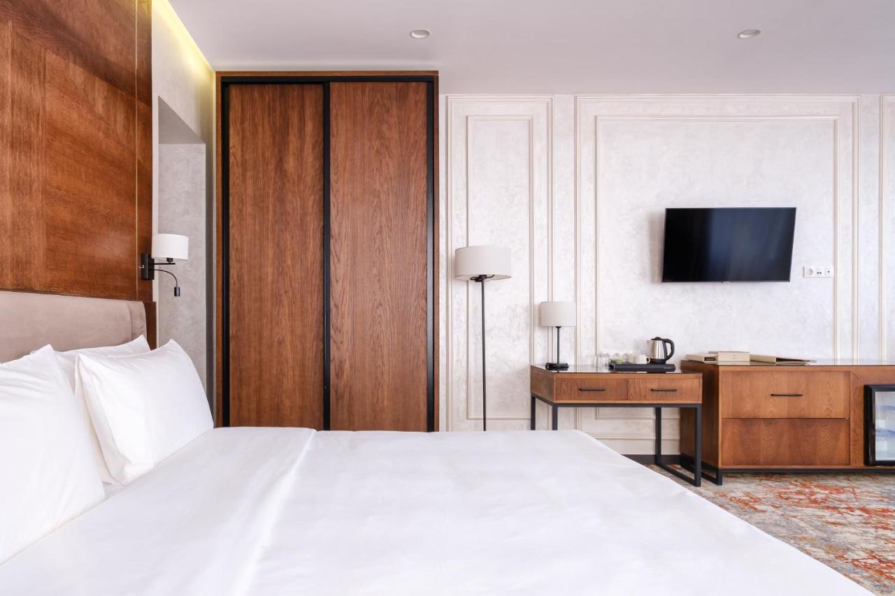 Grand Mildom Hotel Almaty Bagian luar foto