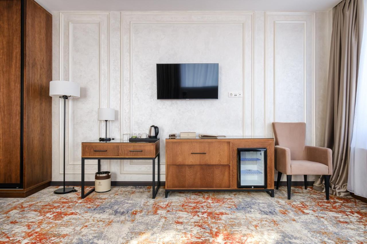 Grand Mildom Hotel Almaty Bagian luar foto