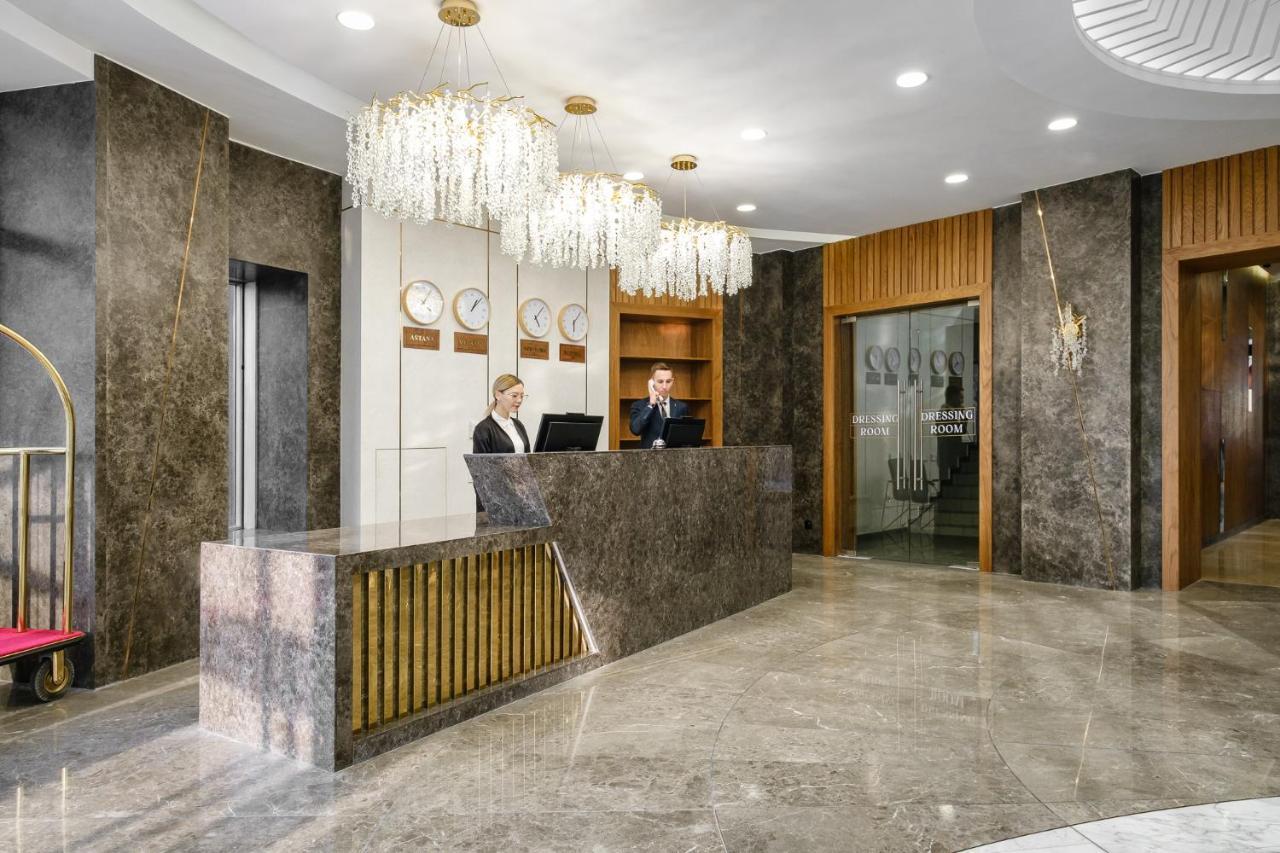 Grand Mildom Hotel Almaty Bagian luar foto