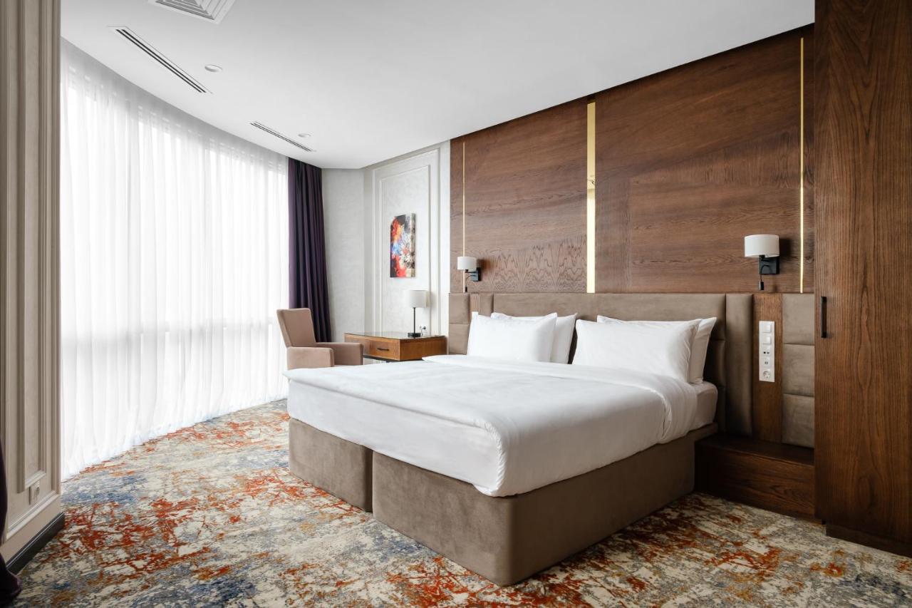 Grand Mildom Hotel Almaty Bagian luar foto