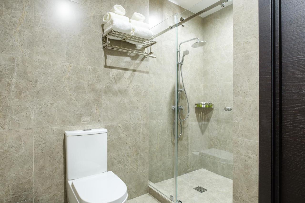 Grand Mildom Hotel Almaty Bagian luar foto