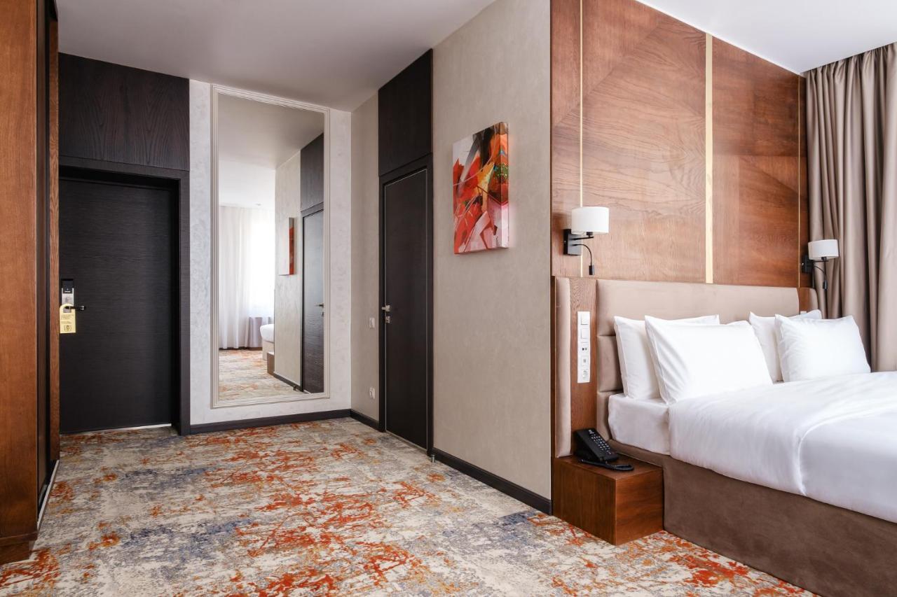 Grand Mildom Hotel Almaty Bagian luar foto