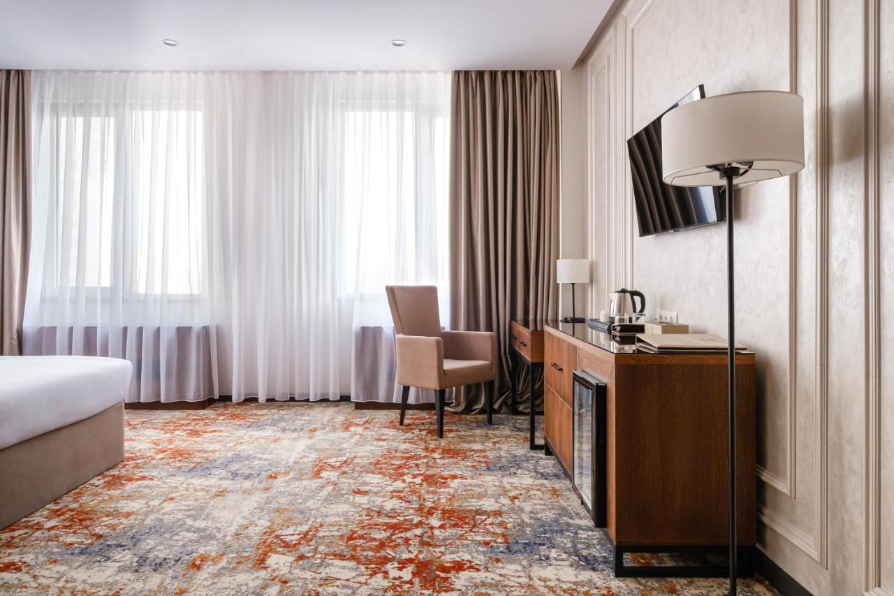 Grand Mildom Hotel Almaty Bagian luar foto