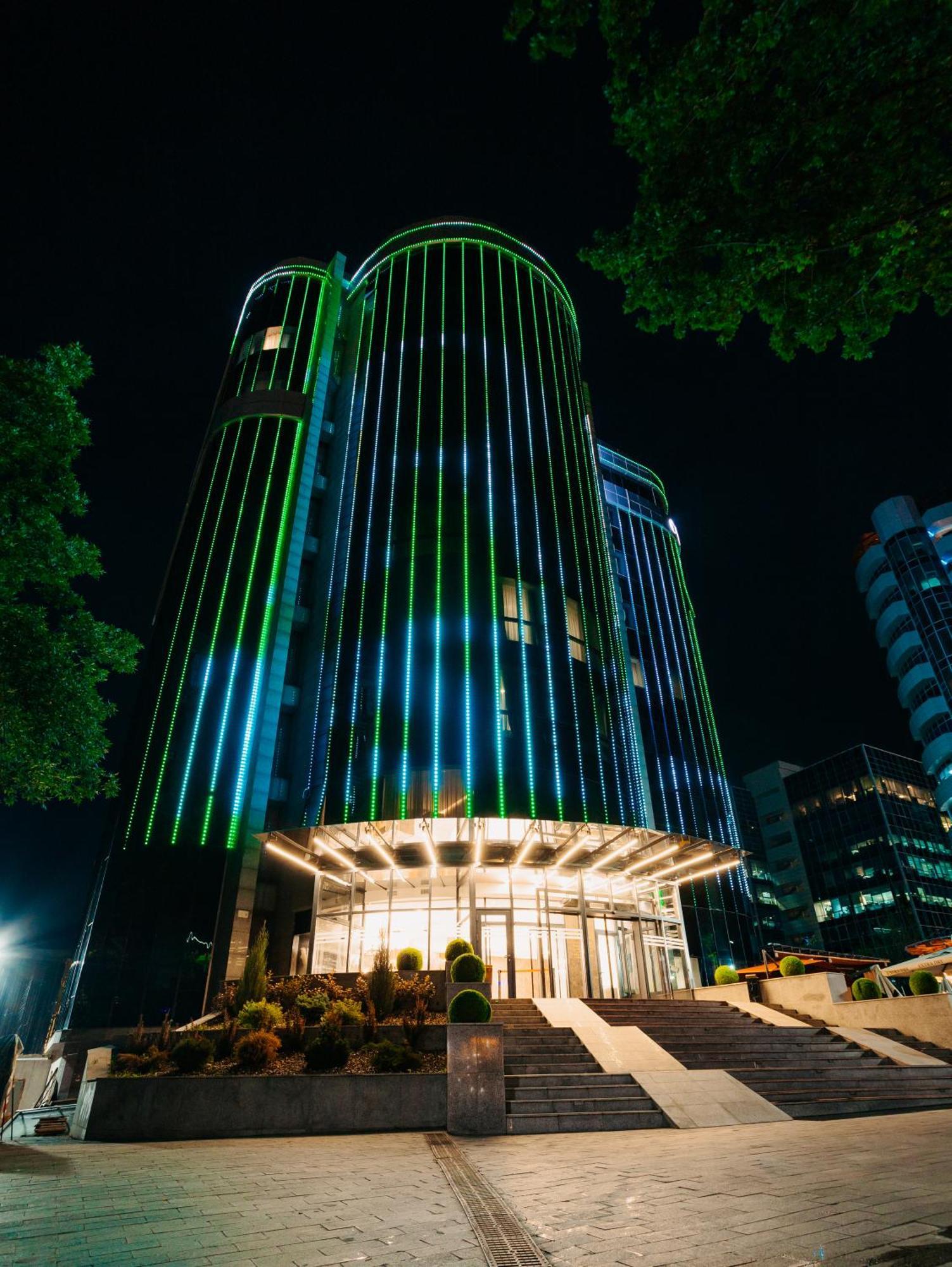 Grand Mildom Hotel Almaty Bagian luar foto